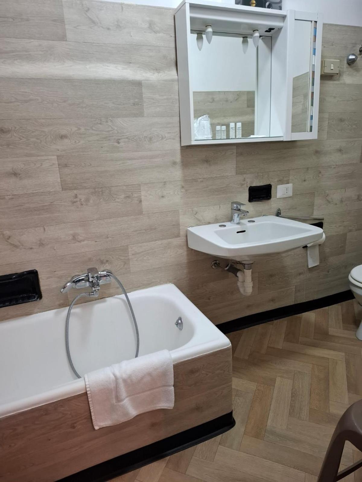 Villa Terzaghi Gorla Minore Ngoại thất bức ảnh